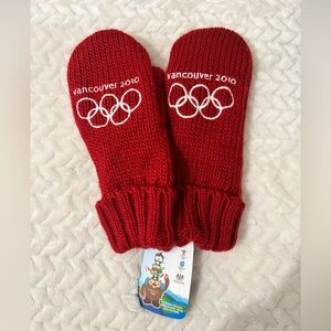 Vancouver 2010 Winter Olympics Team Canada Embroidered Mittens S/M NWT